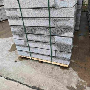 柳州芙蓉白路牙石，马路牙子