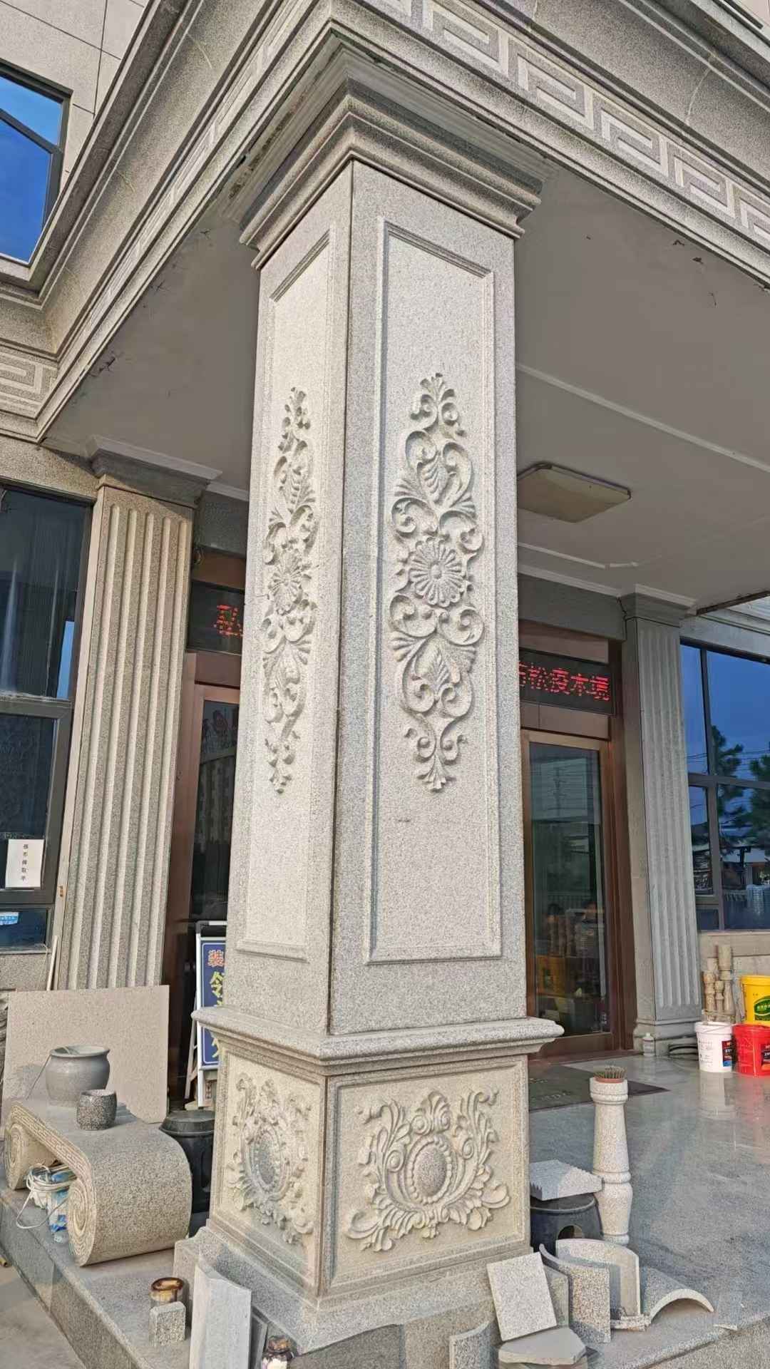 柳州芝麻白别墅雕刻柱子  黄金麻