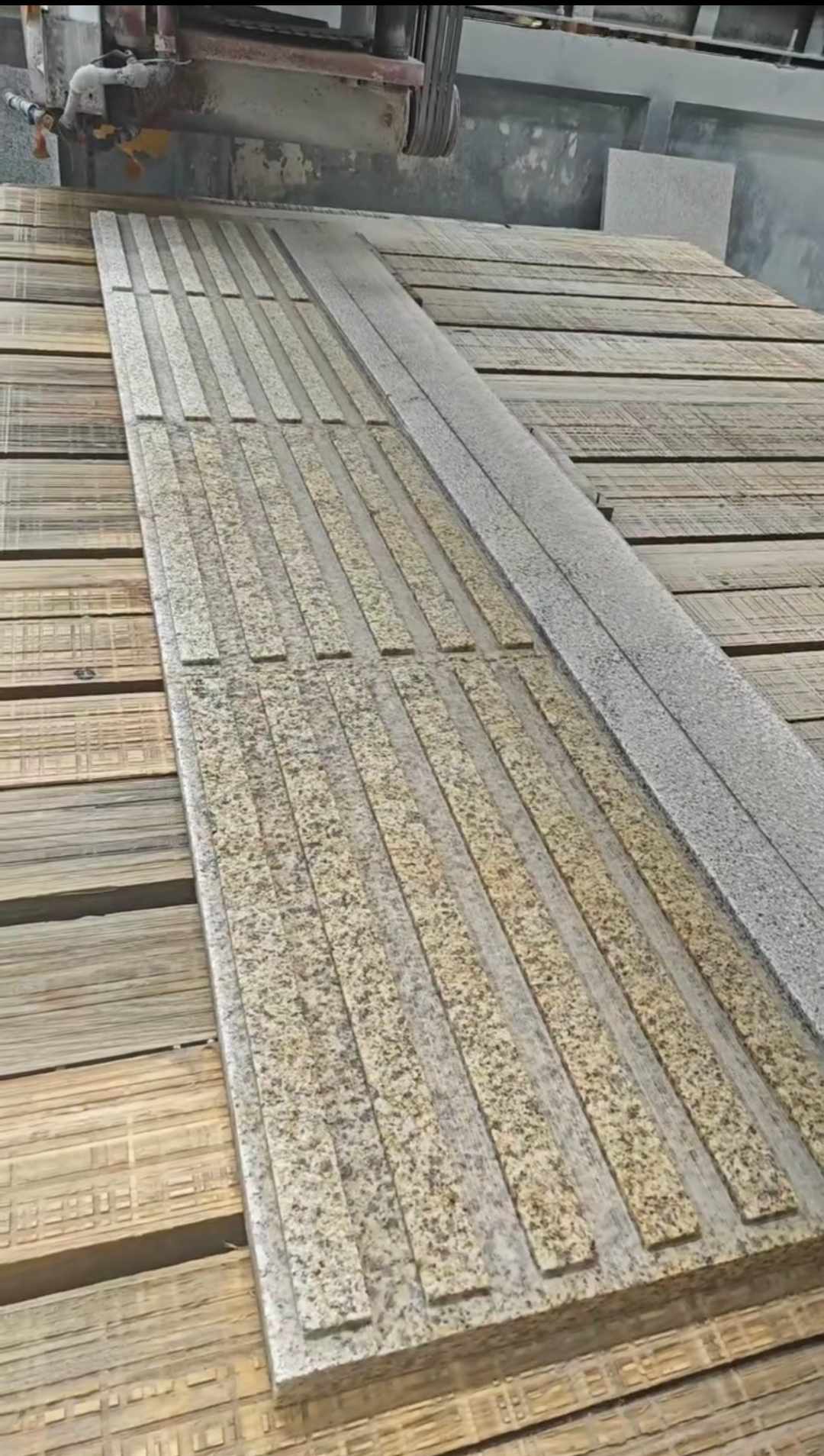 柳州黄金麻盲道石 盲条